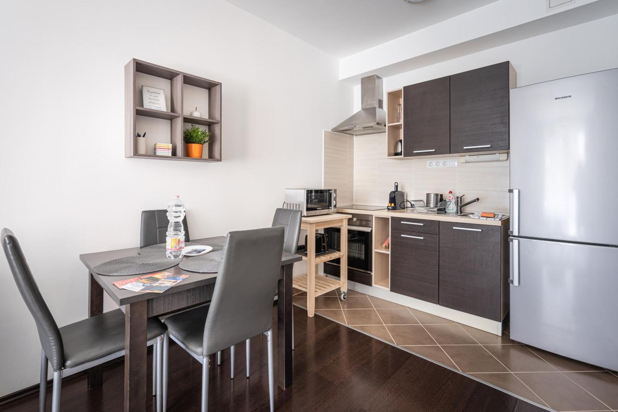 City Center Corvin Suite Apartment Budapeste Exterior foto